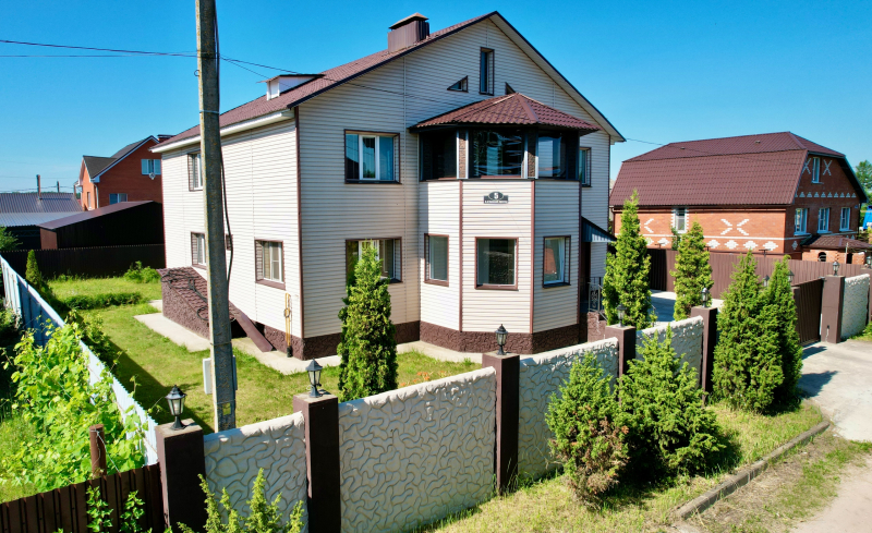 Двухэтажный дом 360 м²