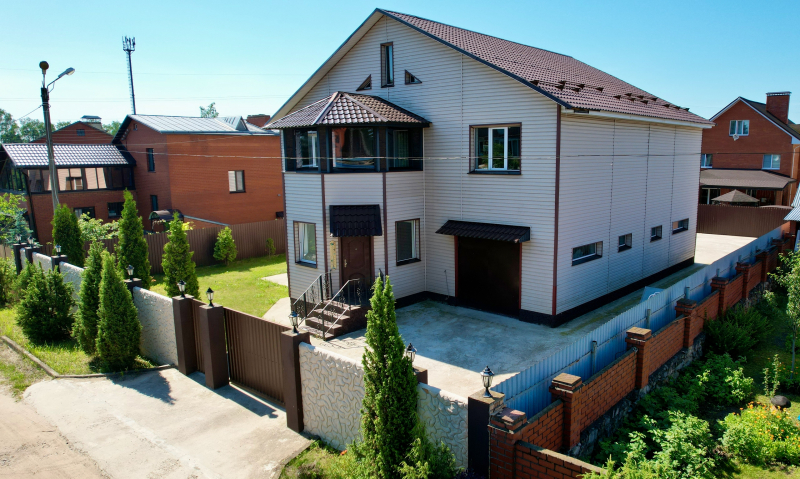 Двухэтажный дом 360 м²